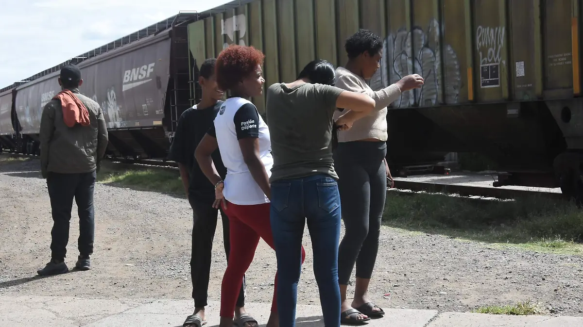 BAJA  FLUJO DE MIGRANTES JESUS GTZ EL SOL DE IRAPUATO (4)